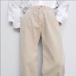 Zara slouchy Jean in ecru